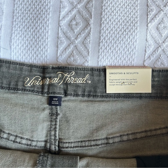 NWT Universal Thread Exposed Button Fly Gray Raw Hem Shorts Size 18W - Picture 7 of 8